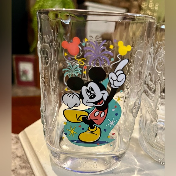Pair of Vintage Walt Disney World Celebration Cups from 2000 - Picture 2 of 10